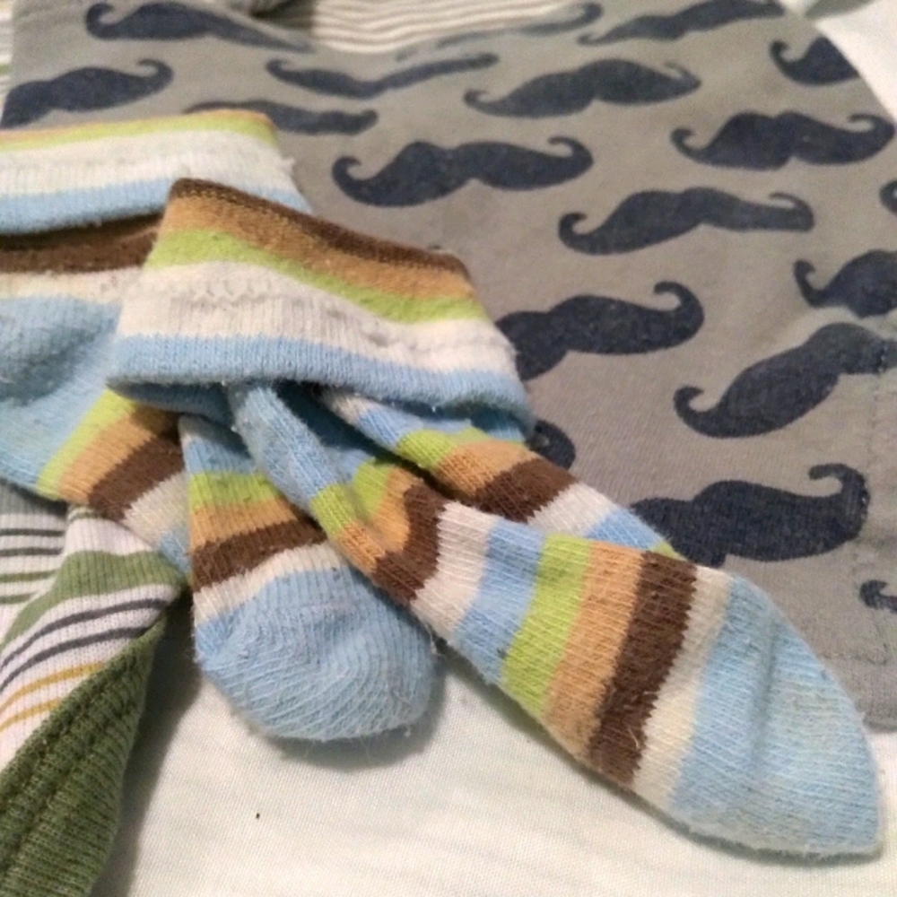 ๐ฃ2/$15๐ฃ Mustache bundle - Picture 2 of 5